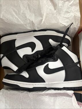 Nike Dunk Men’s High-Top Sneakers in Black and White